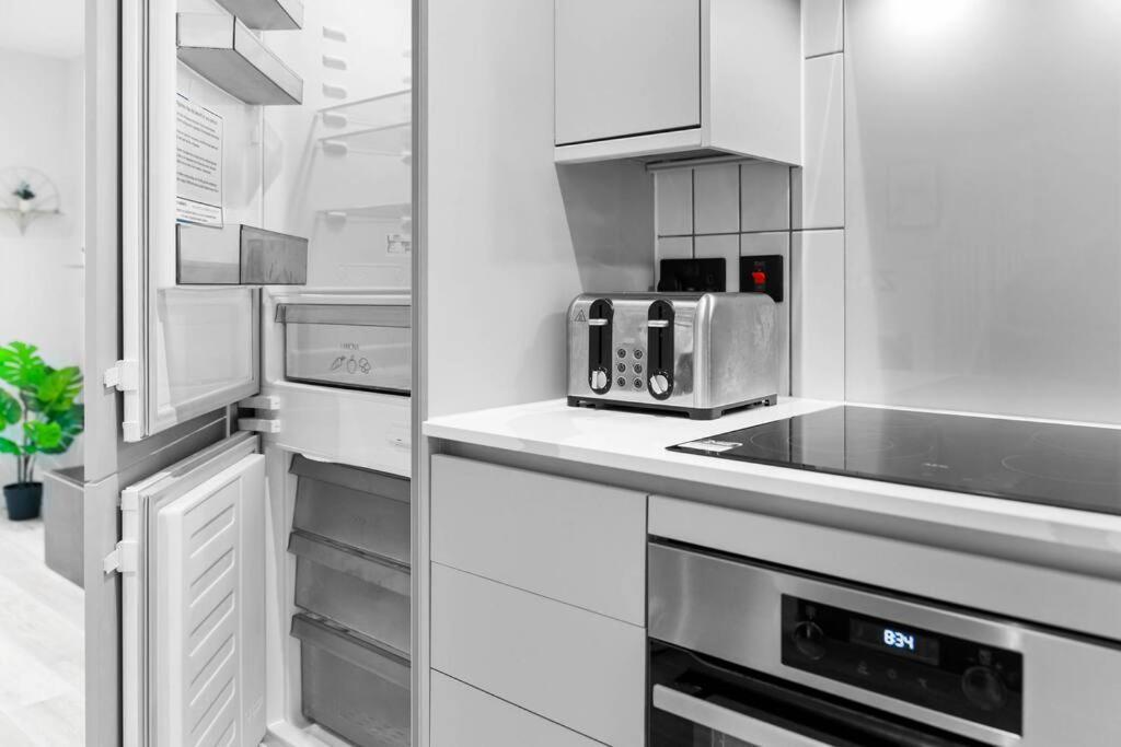 Stylish 2 Bedroom Apartment Close To Everything Birmingham Zewnętrze zdjęcie